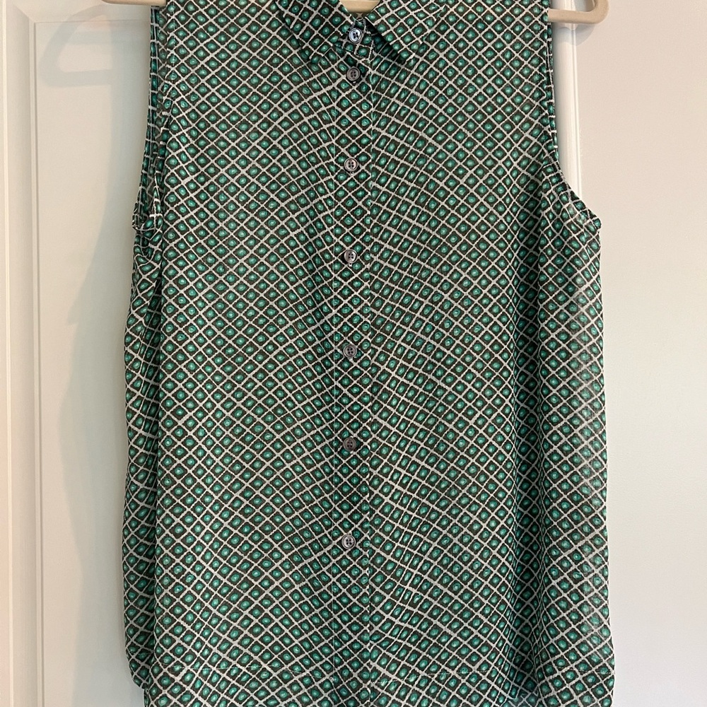 Two by Vince Camuto Green Sleeveless Button Down Shirt